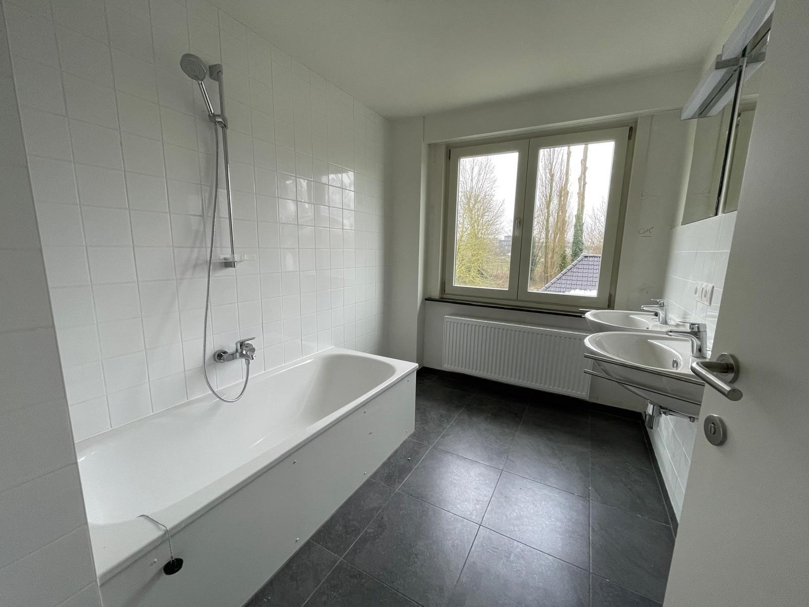Gent, Malem - badkamer na renovatie.